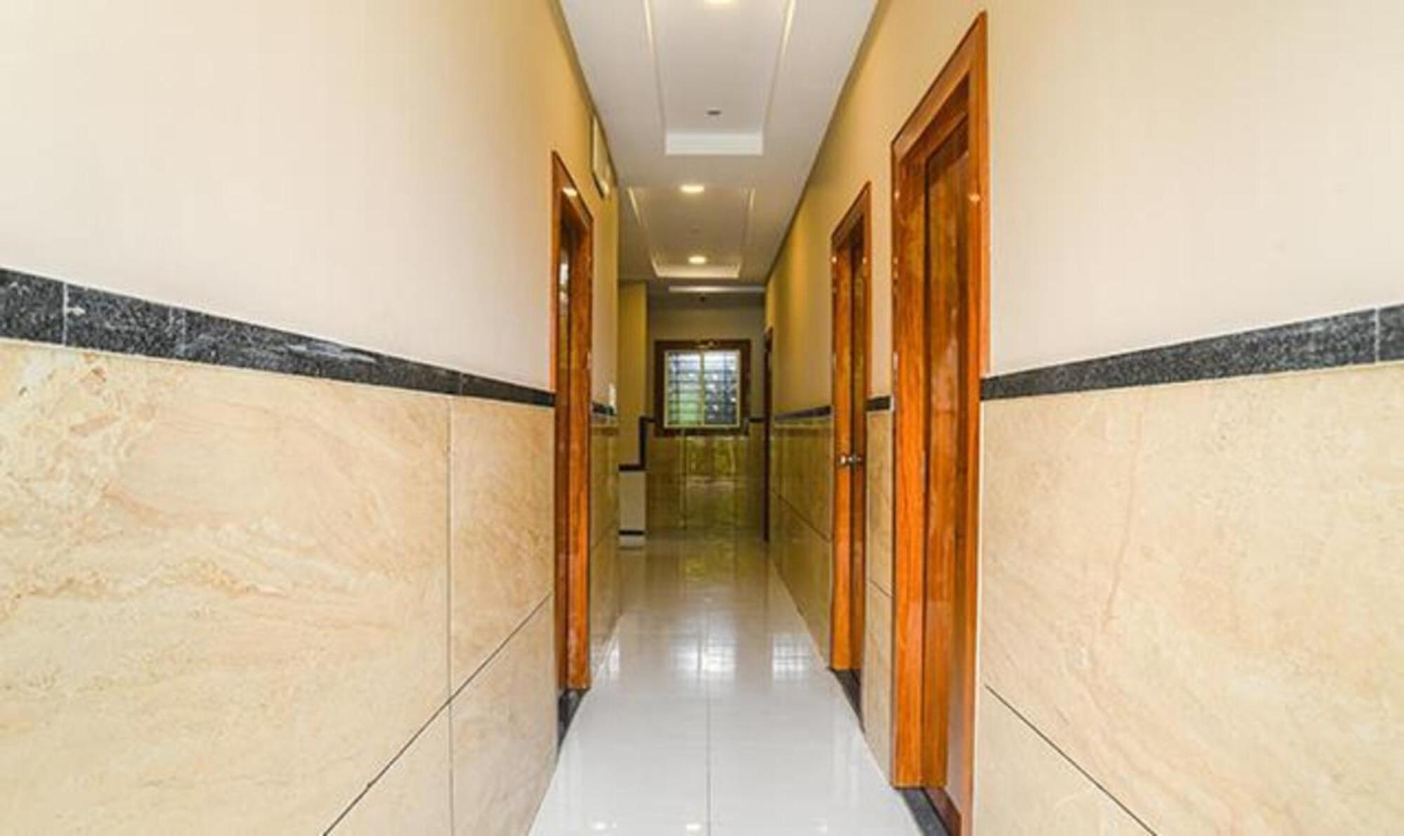 Fabhotel Royal Palace Индор Екстериор снимка