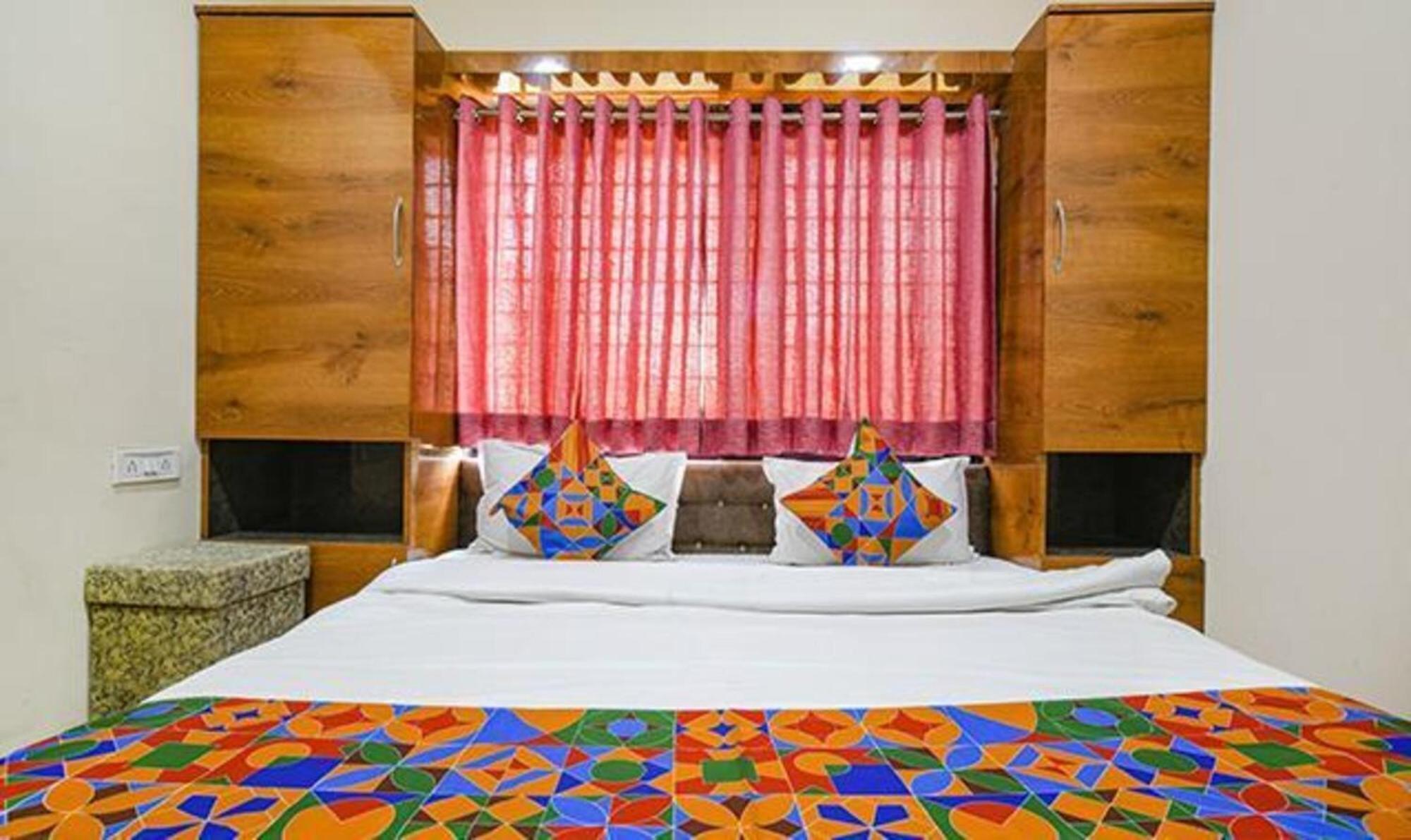 Fabhotel Royal Palace Индор Екстериор снимка