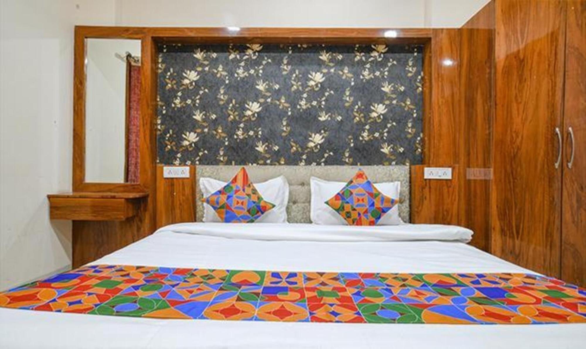 Fabhotel Royal Palace Индор Екстериор снимка